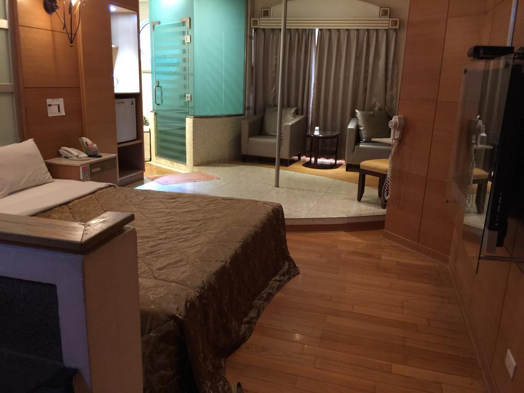 Changsing Business Motel Tainan Dış mekan fotoğraf