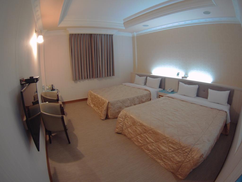 Changsing Business Motel Tainan Dış mekan fotoğraf