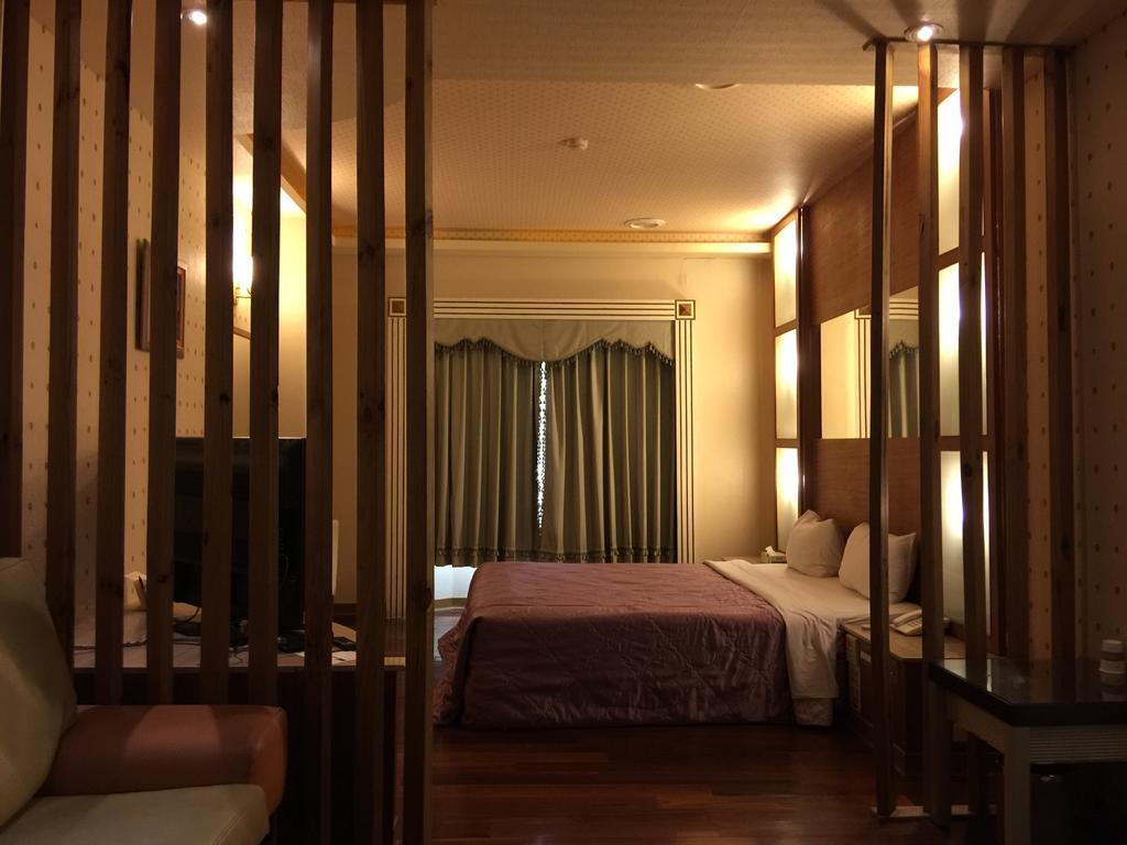 Changsing Business Motel Tainan Dış mekan fotoğraf